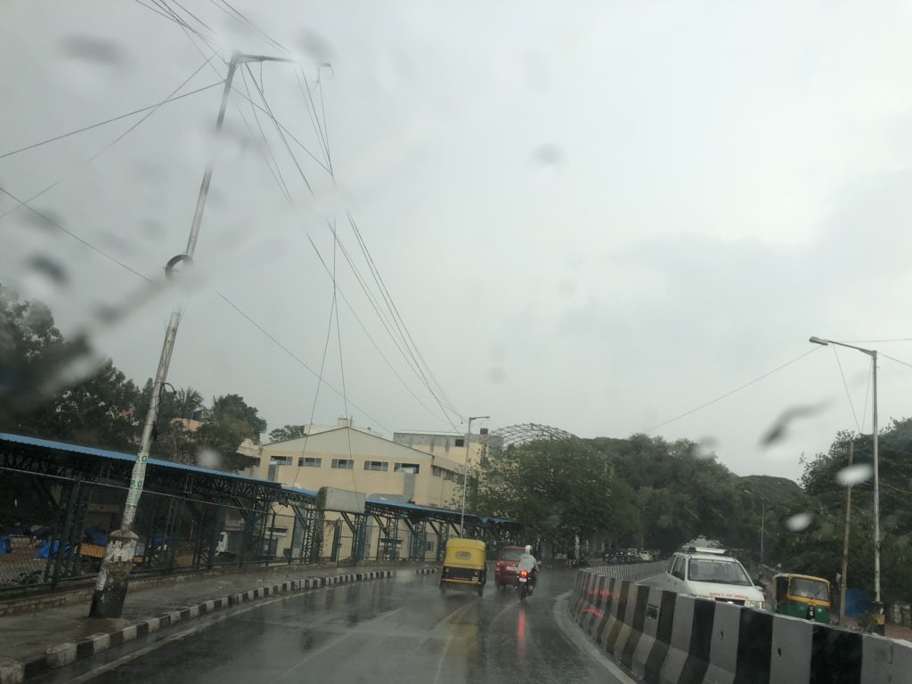 NammaBengaluroo's tweet photo. #BengaluruRains
#summershowers
#superbweather
#NammaBengaluruMale
☀️🌤⛅️🌥☁️🌦🌧⛈🌩🌨 https://t.co/TXCzGWEaMD