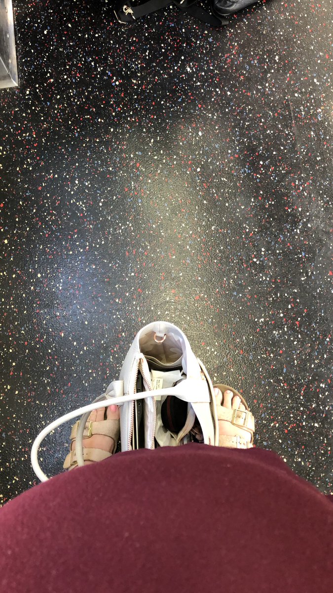 LFShackelford's tweet photo. And while I appreciate the numerous offers (even though there are plenty of extra seats), this 8-month pregnant bump prefers to stand and touch as few things as humanly possible while using public transportation. #BigGreenCommute #DOUBLEPOINTS #commutingfortwo https://t.co/52059SoR9j