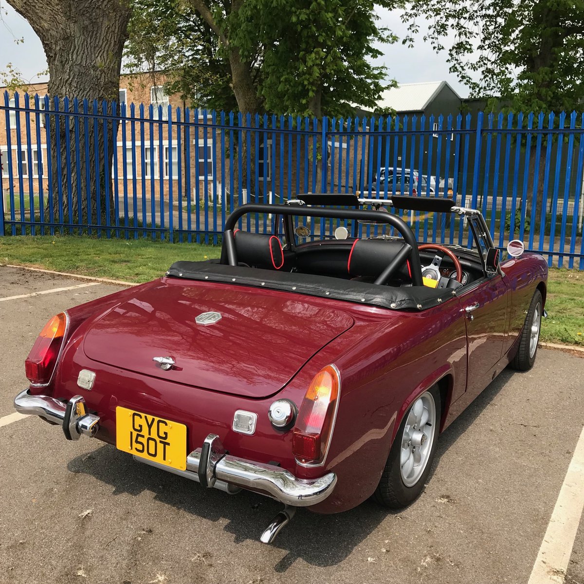 HemswellAntique's tweet photo. Summer is nearly here! More and more days to drive your #softop #classic #sportscar #car https://t.co/rUmCn3kRre