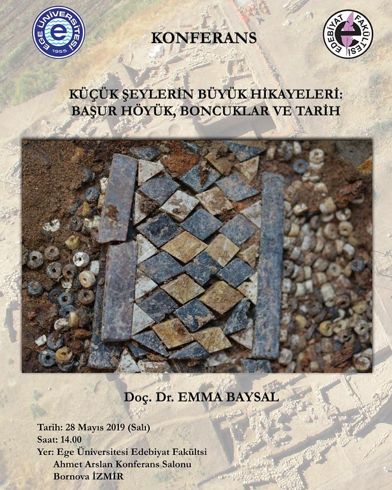 egeprotohistory's tweet photo. Doc. Dr. Emma Baysal tarafından 28 Mayıs 2019 Salı günü Ege Üniversitesi Edebiyat Fakültesi Ahmet Arslan Konferans Salonunda "Küçük Şeylerin Büyük Hikayeleri: Başur Höyük, Boncuklar ve Tarih" isimli konferans gerçekleştirilecektir. https://t.co/1oBYiVNtOV
