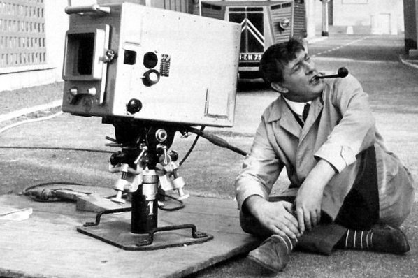 #Cannes2019 > (re)lire "Tati, théoricien de l'urbain et Hulot, habitant. Le cinéma comme critique des théories urbaines et urbanistiques"
cairn.info/revue-espace-g…