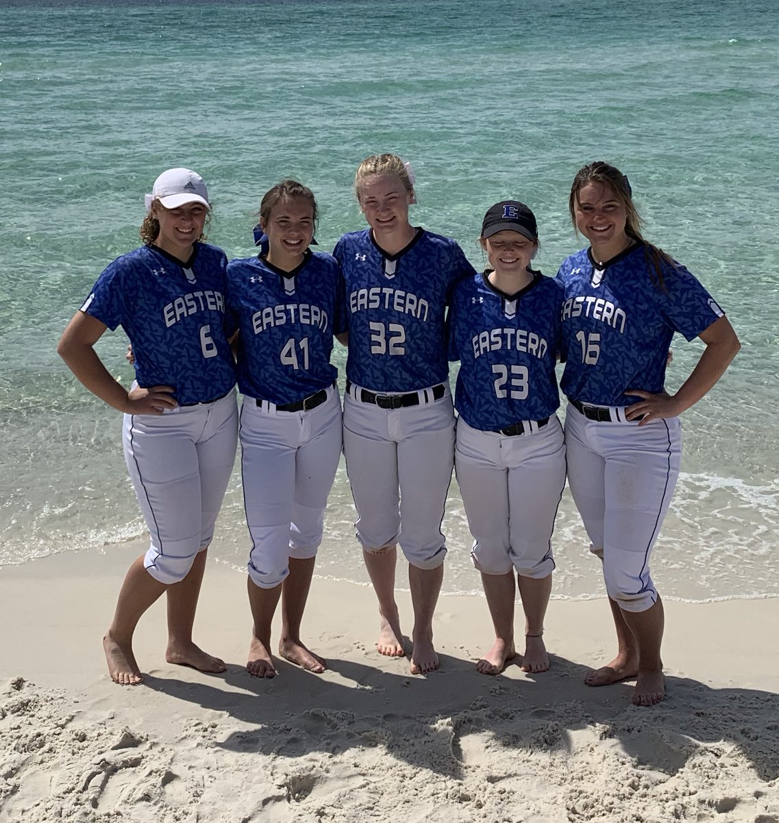 softball_ehs's tweet image. Come out for senior night tonight to support this great group of seniors! Ceremony at 6 and the game starts at 6:30!