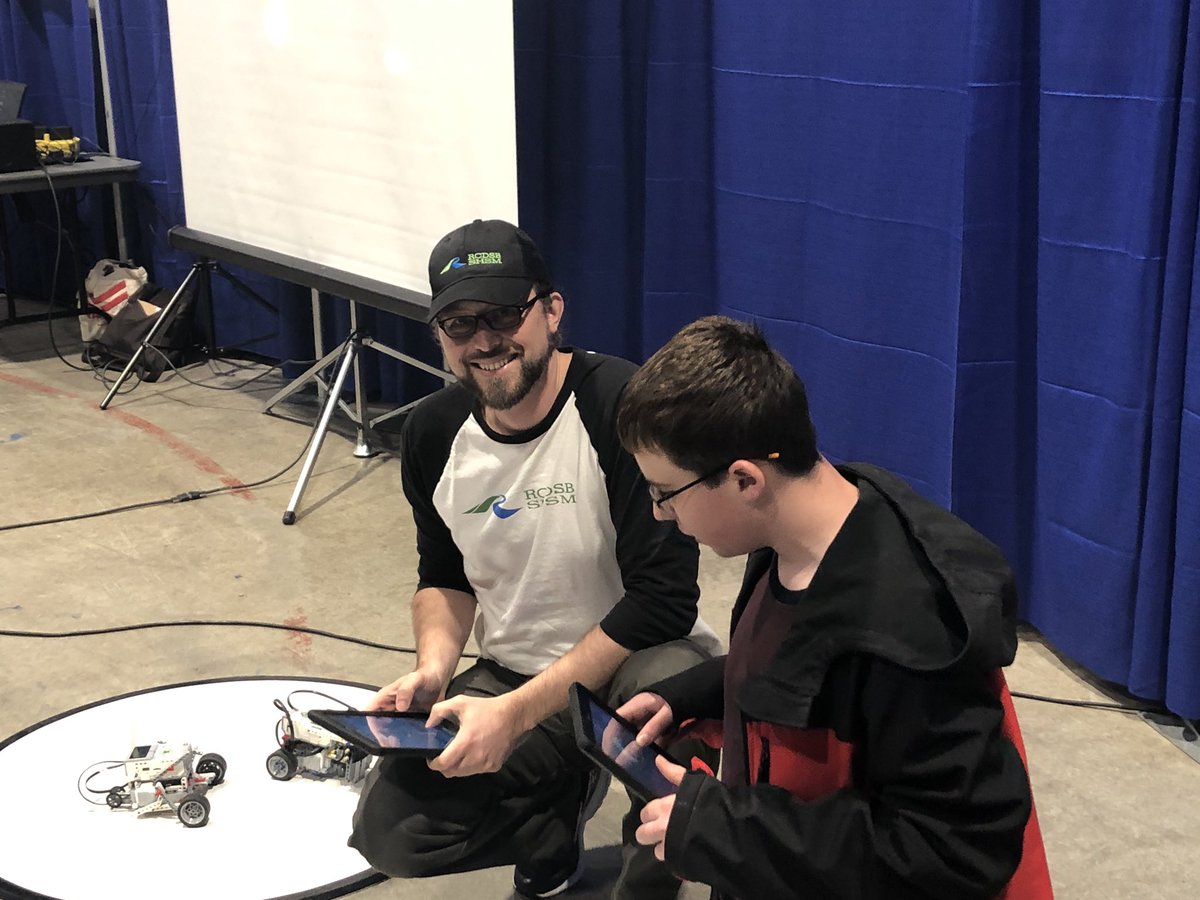 Our TELT-C’s doing what they do best at #Options2019.  Thank you <a href="/MrJonathanPratt/">Jonathan Pratt</a> <a href="/MrGallery9/">Oliver Gallery</a> <a href="/brohartm/">Michael Brohart</a> and <a href="/CLevesque24/">Candice Levesque</a> for showcasing some of the amazing technology that @RCDSB students and staff have access to.