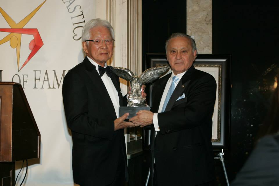 IGHOF1's tweet photo. Mr. Jay Ashmore, International Representative, award THE INTERNATIONAL ORDER OF MERIT to Mr. Hidenori Futagi who served as President of the prestigious Japan Gymnastics Association since 2001.
#Class2013 #IGHOF #GymnastLegend https://t.co/etIEwhSDKp