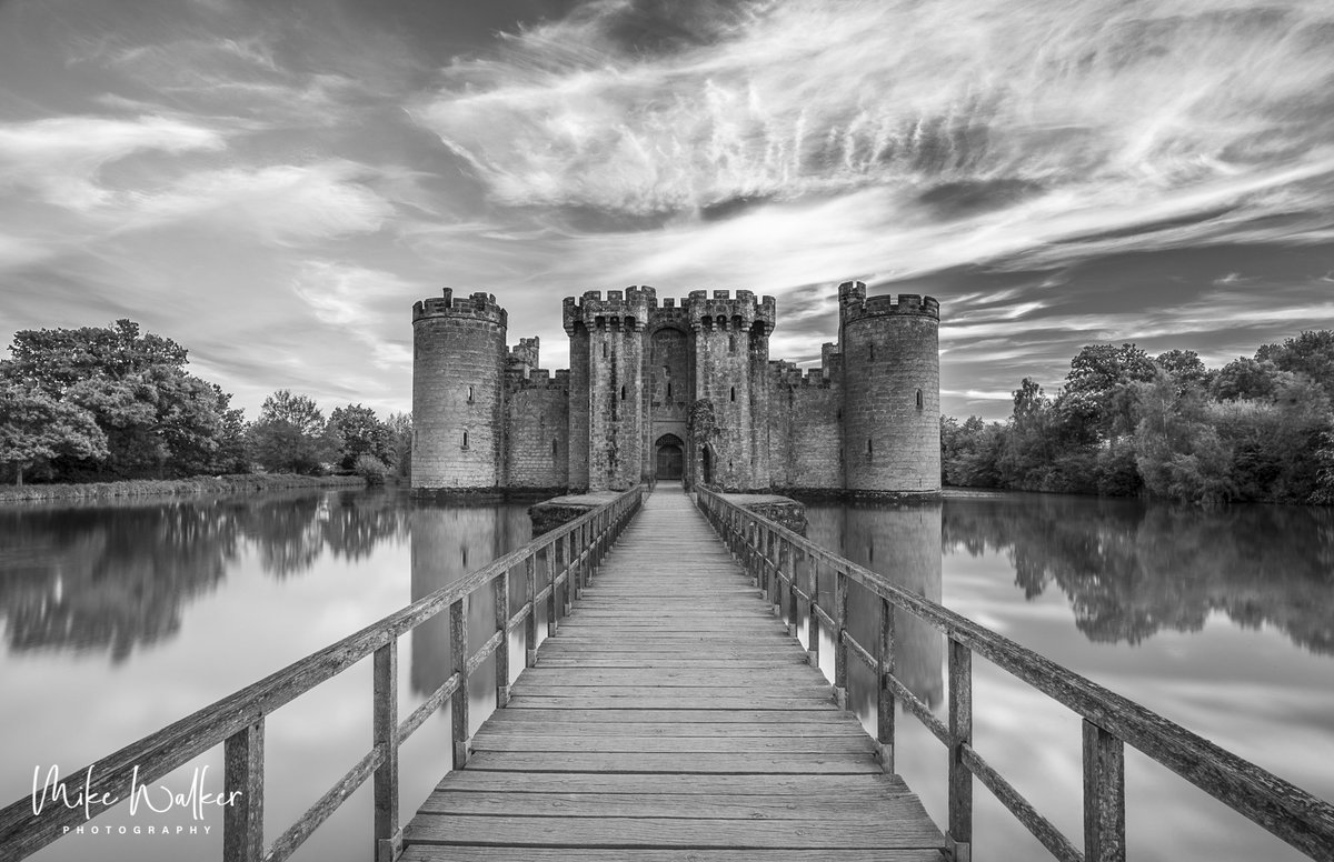 I was recently excited to see that nature was finally going to deliver a half decent sunset. I grabbed my kit and drove to Bodiam Castle in East Sussex. This is a pre-sunset shot in B/W. <a href="/BodiamCastleNT/">Bodiam Castle NT</a> <a href="/VisitSussex/">VisitSussex</a> <a href="/wearecastlesUK/">CastlesUK</a> <a href="/bbcsoutheast/">BBC South East</a>