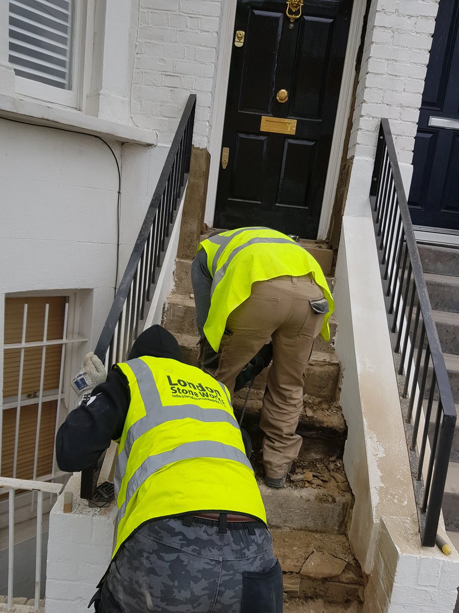 StoneworksL's tweet image. Yorkshire bullnose steps.
LONDON STONEWORKS SPECIALIST