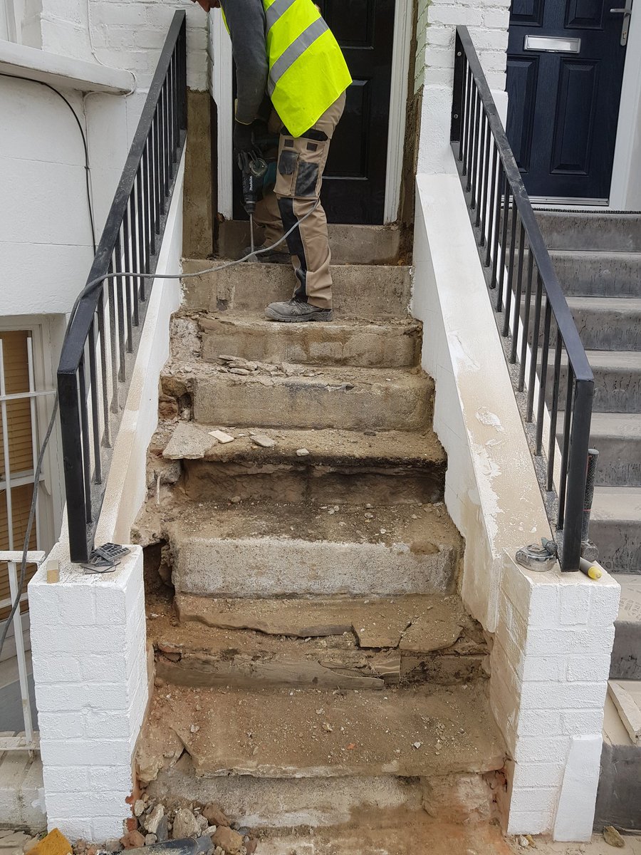 StoneworksL's tweet image. Yorkshire bullnose steps.
LONDON STONEWORKS SPECIALIST