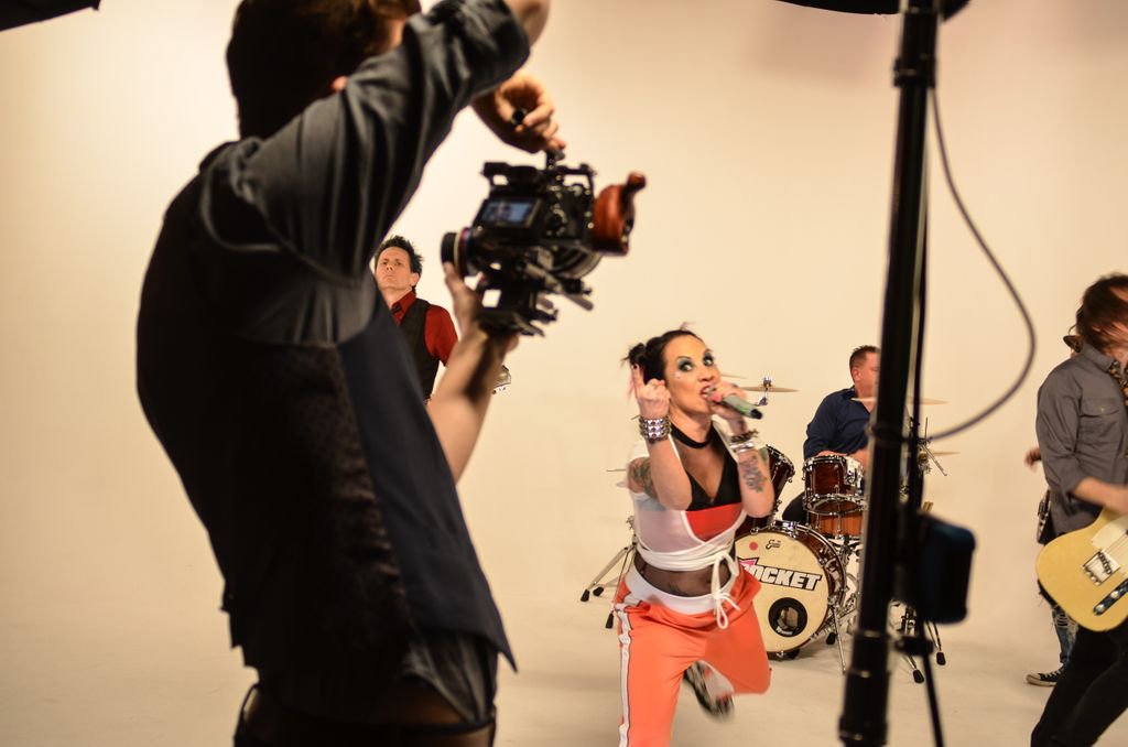 thebandrocket's tweet photo. Some BTS action. What is going through Janelle's mind right now... π€
#RocketPeeps #rockettothestars #poppunk #altrock #musicconcerts #musicindustry #fanlove #poppunk #altrock #musicvideo #BTS #Music #girlpower https://t.co/lGXEYlFMmC