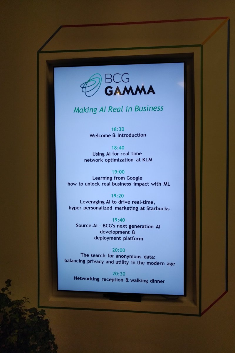 BeCentralBxl's tweet image. Full house tonight for the BCG Gamma "Making #AI Real in Business" night! Inspirational and practical talks followed by a network session (including some of our residents!)
