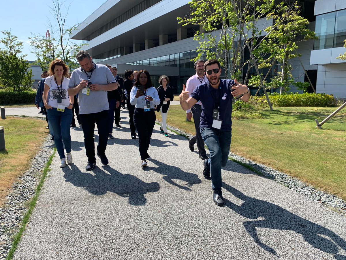 CTZentrepreneur's tweet photo. #G20YEA2019 🏭🌍 3e jour pour la #FrenchDelegation du @G20_YEA qui a rejoint #Fukuoka pour participer aux excursions dans les usines de la région. Au programme : la plus grande usine #Lexus au monde, l'usine #TOTO, le centre d'innovation #Yaskawa et une brasserie de #Saké ! https://t.co/54RHlUU8Qy