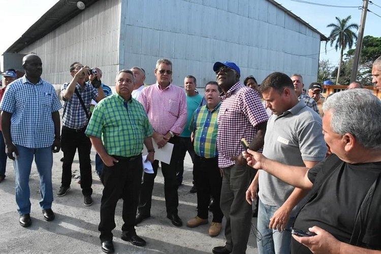 Cuban First Vice-President Runs Productive centers in Villa Clara.