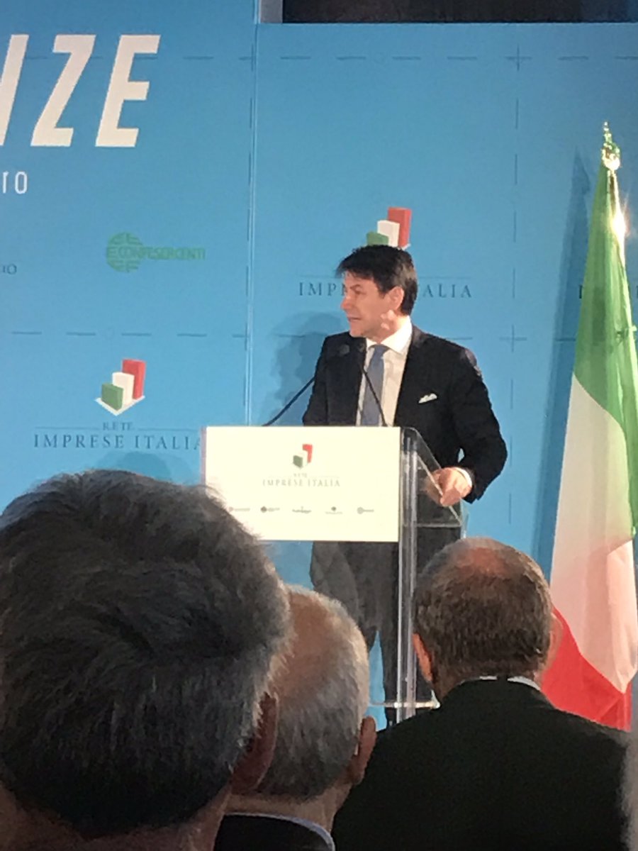 Cuccello's tweet photo. A #ReteImprese oggi sono andate in onda 2 maggioranze diverse : quella di #Conte e quella di #Salvini . Più che il contingente,preoccupa la prossima legge di bilancio. Le foglie di fico Con le quali sono stati insieme stanno per cadere e misà non solo quelle. https://t.co/JaiHPnHkun