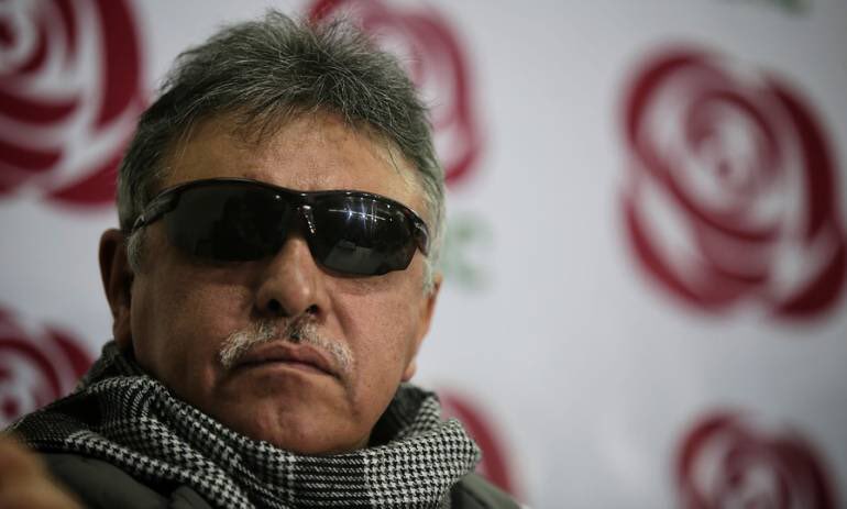 Edna_margar's tweet photo. La justicia en Colombia es una mafia, que protege a NarcoTerroristas, Guerrilleros que delinquen y para ellos los cobija la famosa #JepCorrupta en el caso particular la #JepCompliceDeSantrich No procede su extradición porque quieren llevarlo al Congreso #ConstituyenteYa https://t.co/MYgD5M7hWV