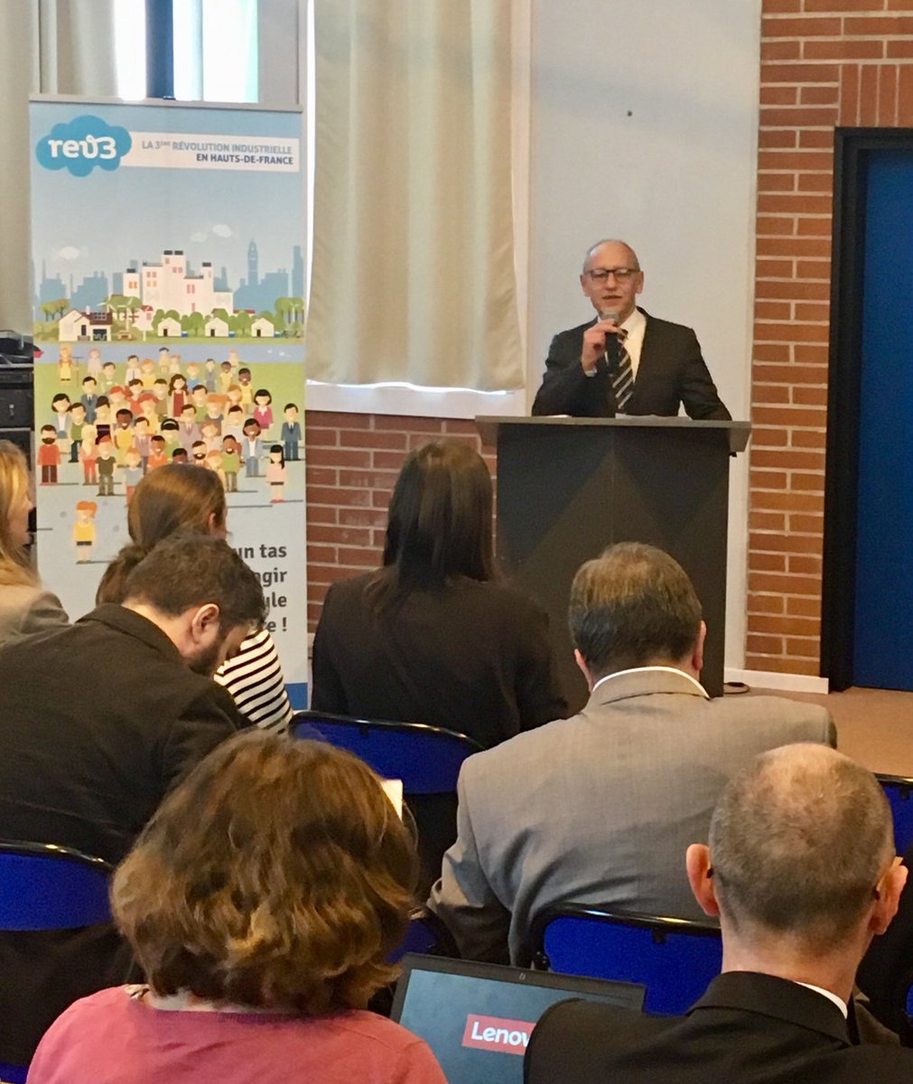fdecoster's tweet photo. Début des travaux dédiés à la 3ème révolution industrielle @rev3 au sein du lycée Blaise Pascal en présence du président de la mission @PhVasseur et des entreprises du #Paysdesaintomer. Un lieu plein de sens puisque cet engagement dans le nouveau monde passe par la #jeunesse. https://t.co/vUuwU9vmaE