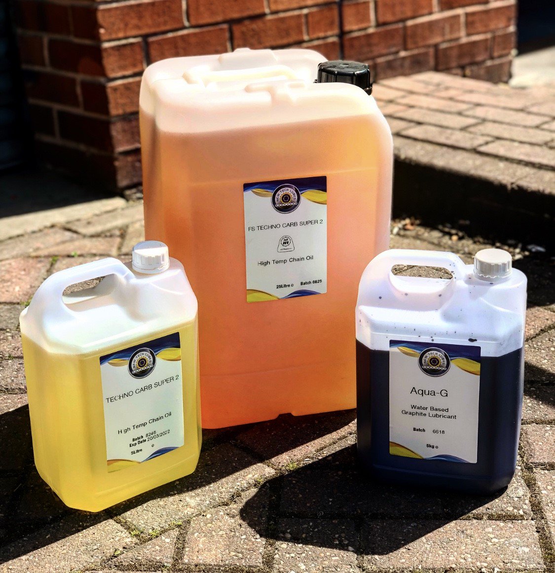 NewTechLubes's tweet image. While we are all crumbling in this mini heatwave, our High Temperature Range are still standing strong 💪🌞 View the rest of our High Temp products at newtechlubes.com/products/baker… 
#lubrication #heatwave #manufacturing #greases #lubricants