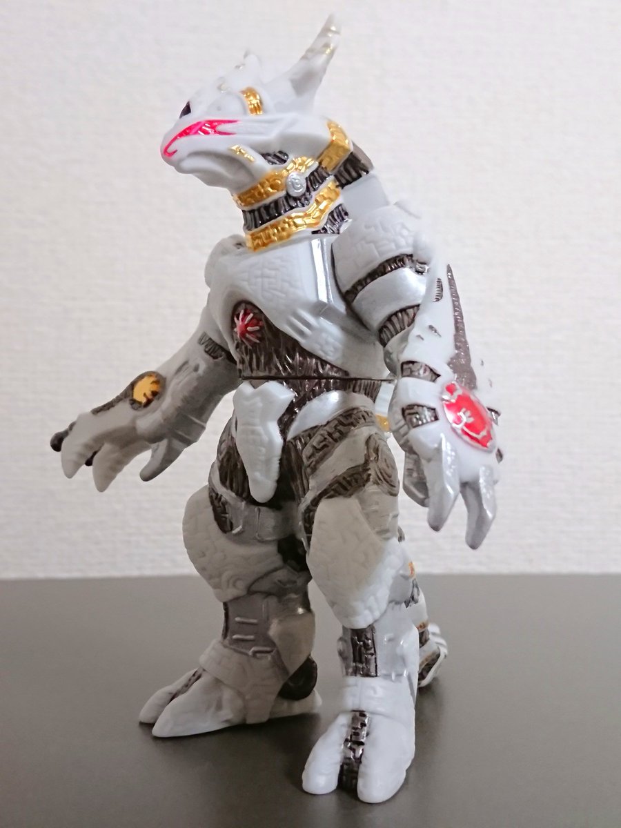 500ソフビのギャラクトロンを、ガンダムマーカーでリペイントしてみ