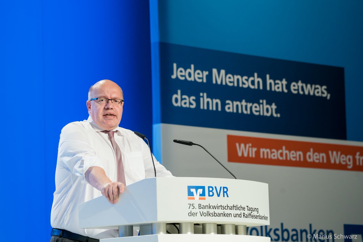BVRPresse's tweet image. &quot;Der Staat ist ein lausig schlechter Unternehmer und der Staat darf der privaten Wirtschaft keine Konkurrenz sein. Das muss alles nach den Regeln der sozialen Marktwirtschaft vorgehen.&quot; Klare Worte des Wirtschaftsministers @peteraltmaier auf der #BWT19.