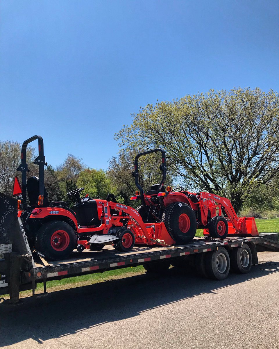 BrookeDoyle_'s tweet photo. Extremely thankful for the trucking department this month as we have tons of loads coming and going. 
@southpointequip @KubotaCanadaLtd https://t.co/LrXhIAHyUB