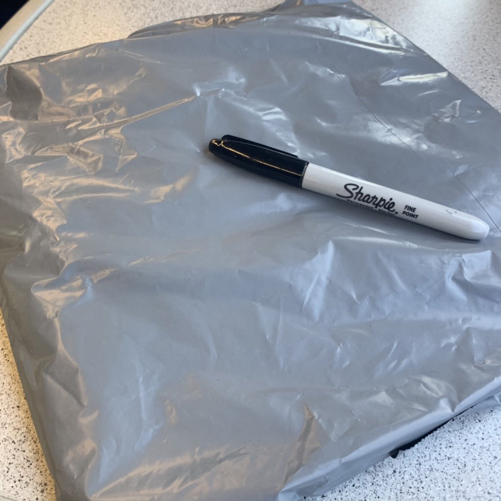 HelloConnor's tweet image. 🚨I HAVE ONE HUC SMALL LONGLINE T SHIRT TO GIVE AWAY TODAY!🚨

ALL YOU HAVE TO DO IS LIKE AND RETWEET THIS POST!

I’LL PICK A WINNER IN A COUPLE OF HOURS AND POST THIS TO YOU IN THE MORNING.

handsupclothing.co.uk