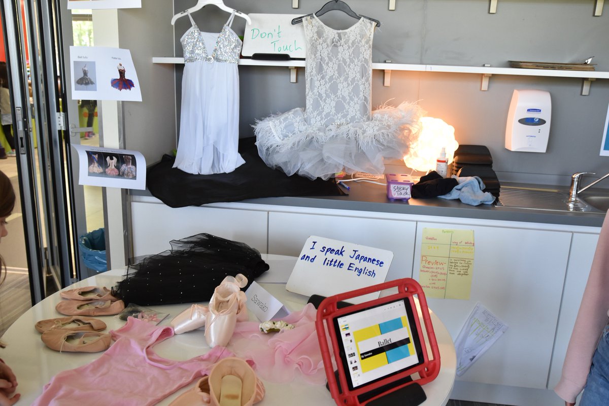 International School of Düsseldorf tweet media