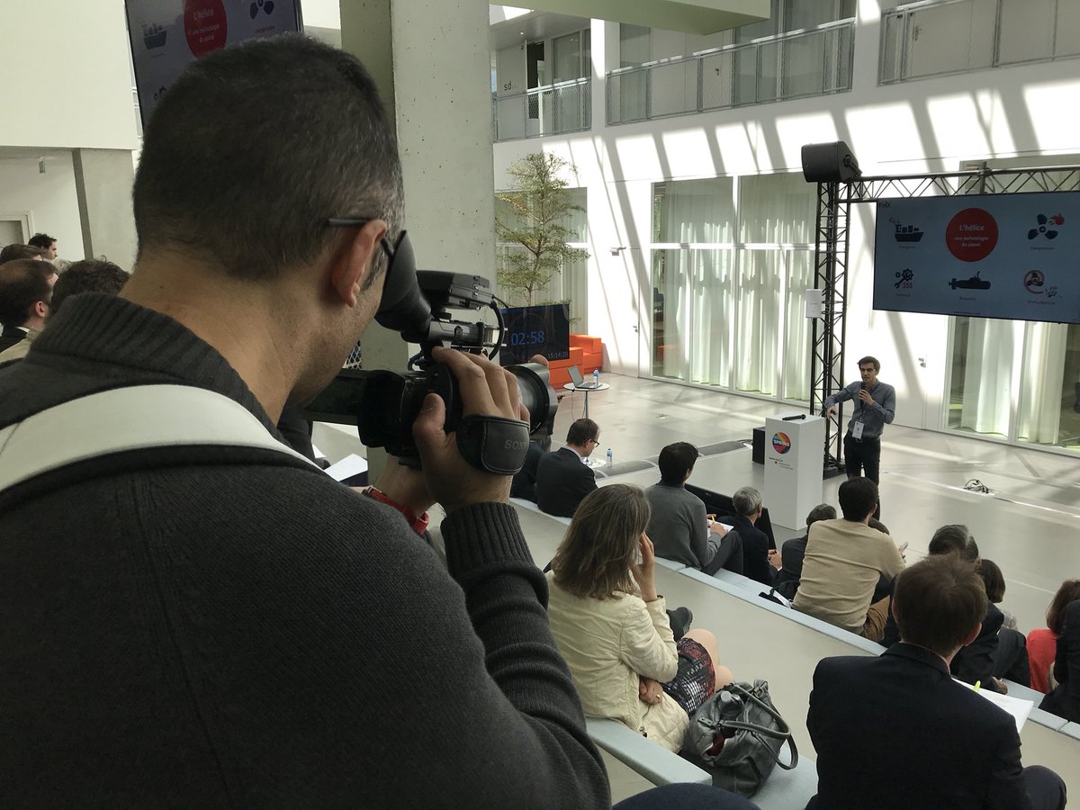 [#ParisSaclaySPRING]
#PitchContest - #Mobilité

FinX développe &amp; commercialise une technologie de propulsion nautique, qui remplace l’hélice par une membrane ondulante, inspirée des poissons. Cette technologie permet 30% d’économie d’énergie pour une vitesse égale.