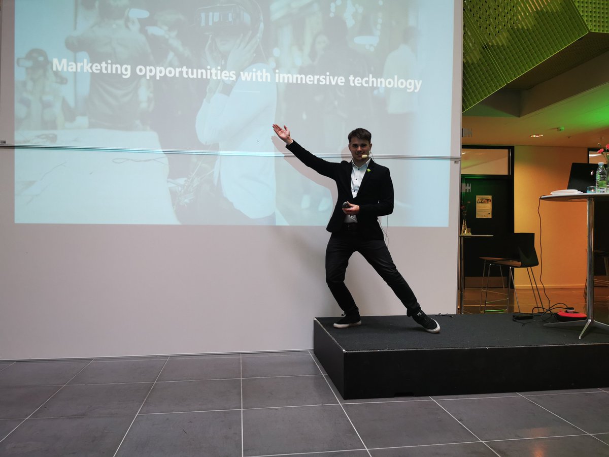 VirtualUmbrella's tweet photo. 💫MARKETING WITH VR - A THREAD💫
Our amazing COO @Bertaroo recently gave a talk at #InternetWeekDenmark. The presentation was all kinds of cool, sharing his insights into using VR as a marketing tool. Here's some of the 'best bits'! https://t.co/gdvHOXS0WJ