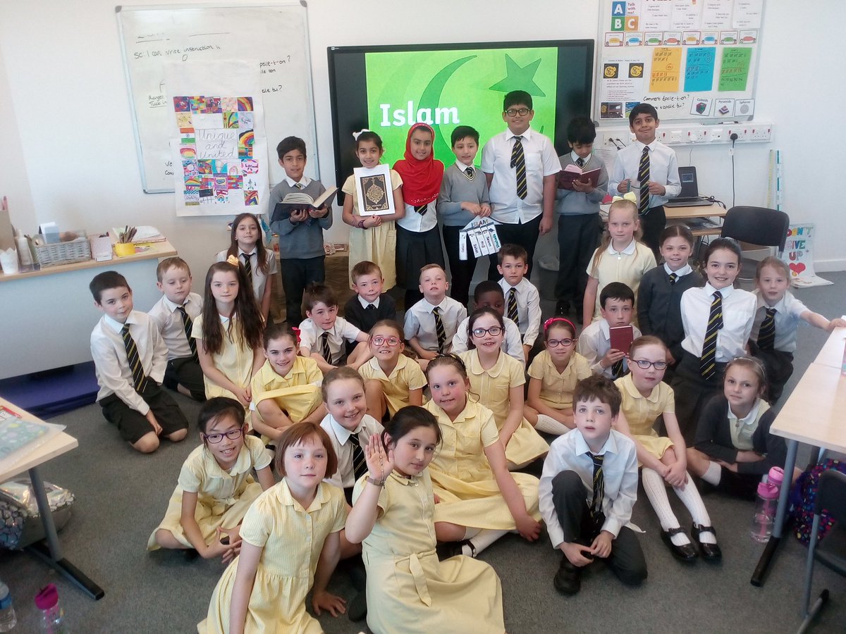 stclarespserc's tweet photo. Primary 4 celebrated World Religion Wednesday by learning about the different faiths in their class. #Article30 #RightsWeek #WeAllHaveRights #RightsRespectingSchools https://t.co/mbX2Z8jbas