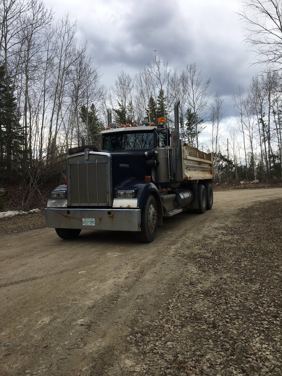 HarryMisponas's tweet photo. Local hauling today. #kenworth https://t.co/iUHoLg37Db
