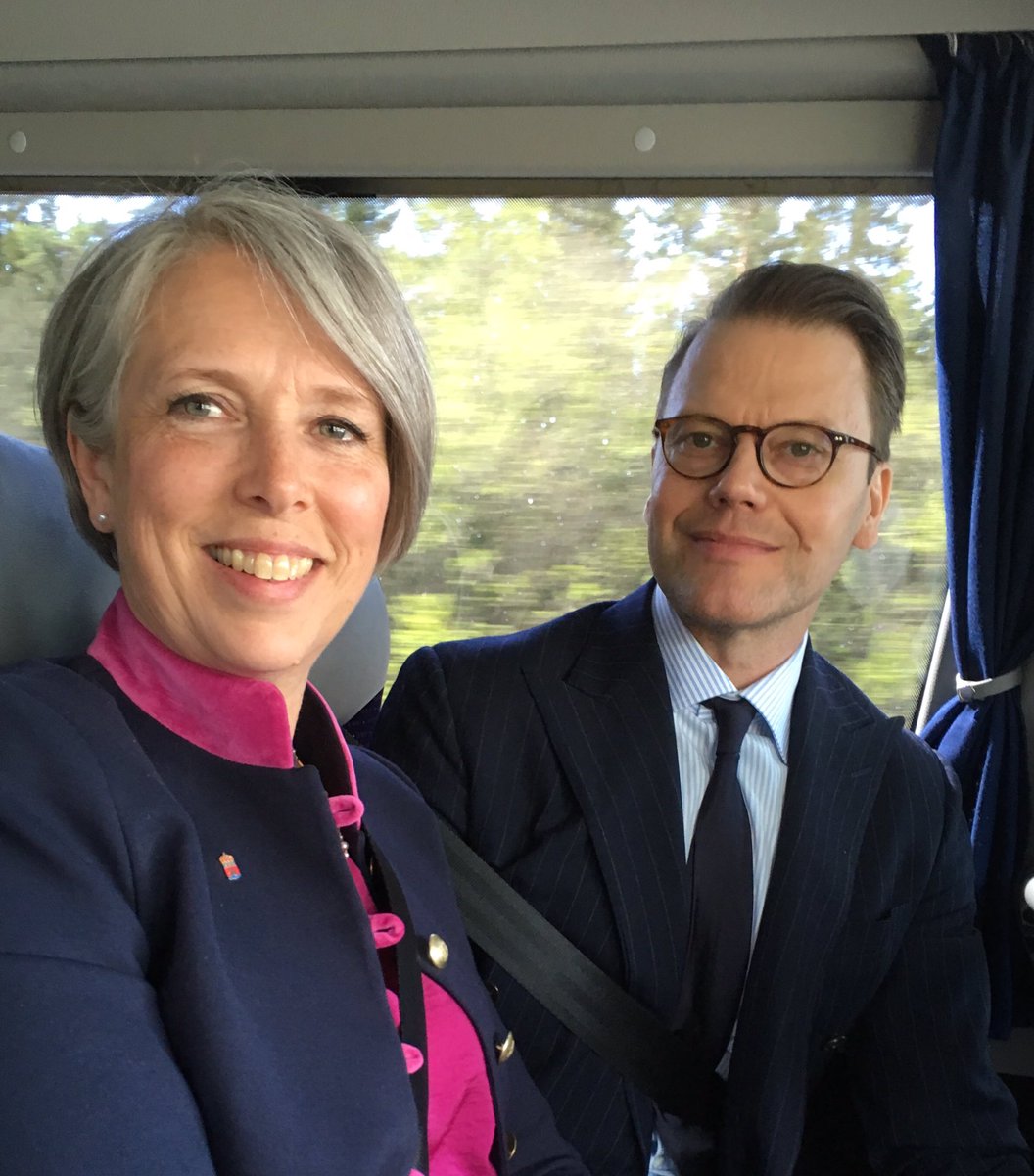 Idag har vi haft finbesök i länet. Landshövding <a href="/HelenaJonsson4/">Helena Jonsson</a> följde med när prins Daniel besökte bland annat Finnvedens gymnasium för att prata entreprenörskap.