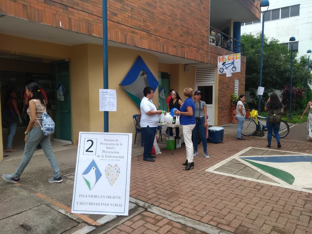 comunipaz's tweet photo. En el Instituto Universitario de la paz se realizará una actividad en la jornada de la mañana en la que podrán participar docentes y alumnos en el sorteo de una bicicleta y realizar actividades recreativas, cómo celebración del día del maestro. 

Por Tatiana Aguilera. https://t.co/wshim9y0hX