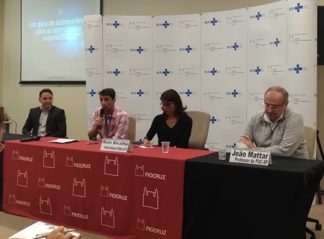 lauragris's tweet image. João Mattar
Rute Nogueira 
e Rafael Lacerda @raleduc 
conversando sobre 
tecnologia educacionais 
no contexto da saúde! 🥰 

Agora, na @fiocruzbrasilia, com mediação de Alysson Lemos, da @UNASUS @unasusnarede 

#MarAberto #debateMarAberto
#EscoladeGovernoFio
#educacaoemsaude