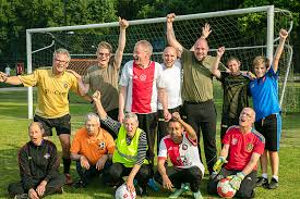 De G-teamspelers van HSV Wasmeer dagen de gemeenteraad uit in een pot voetbal op woensdag 22 mei op het veld van Wasmeer. Kom kijken en moedig de spelers aan! Aanvang wedstrijd half zeven.