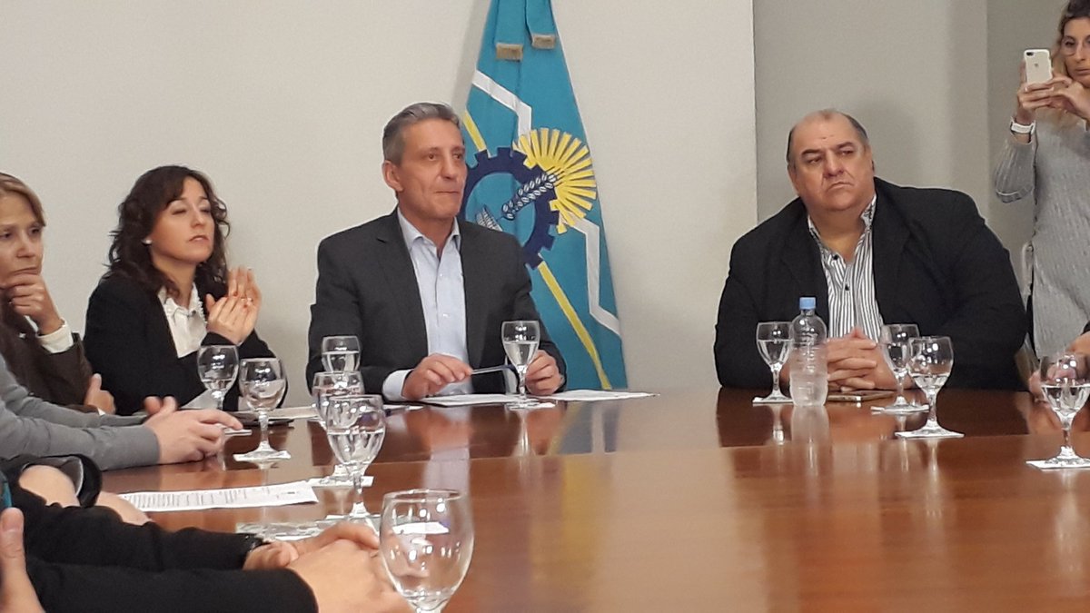 #Ahora estamos reunidos en casa de gobierno junto al gobernador <a href="/arcionimariano/">Mariano Arcioni</a> para compartir, la experiencia de la empresa ARBACIA, una empresa destinada a la acuicultura de erizos de mar, enfocada al desarrollo de productos biotecnológicos para exportar al mundo.