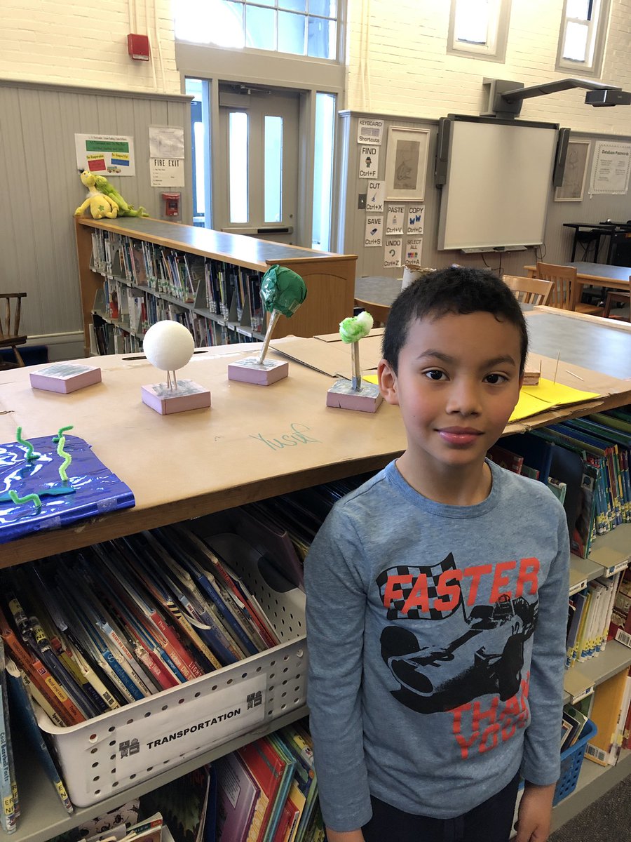 MsLindsayNRPS's tweet image. Batch 1st graders using the Batch Imagination Studo/Makerspace to design habitats for their mammal eBooks @BarbaraMantere @TheBatchBulldog