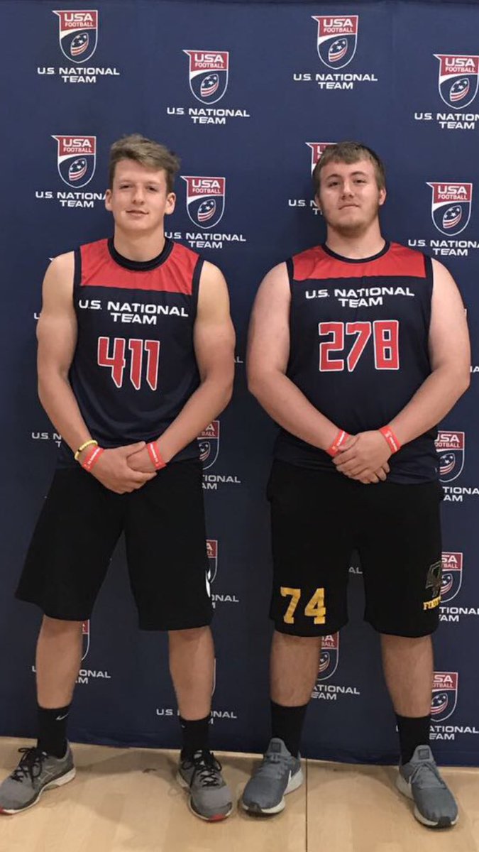 sambranco617's tweet image. USA football new England’s regional was a great experience! I meet a lot of very skilled and intelligent coaches that helped me improve my game! 🏈🇺🇸💪 #usallin #football