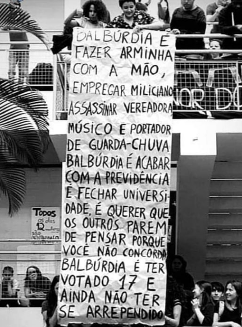 RitaLisauskas's tweet photo. Na aula de hoje, o significado de balbúrdia https://t.co/P47zgLCALP