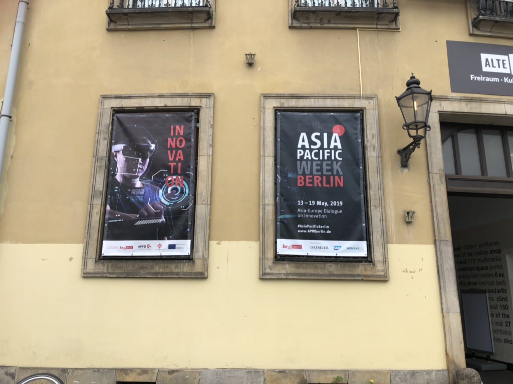 BerlinPartner's tweet photo. Singapore - Germany: „The Future of Mobility“, now at #EmbassyDay of  #AsiaPacificWeek in #Berlin.  #apw19 #asiapacificberlin #mobility #singapore https://t.co/Zzj9dJG9Im