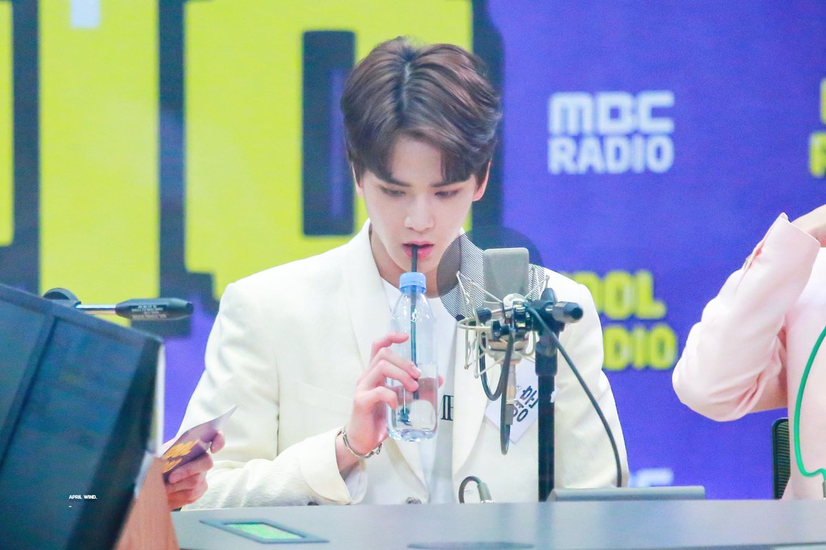 aprilwind_'s tweet photo. [HQ] 190513 영훈 @ 아이돌라디오

https://t.co/0wYOlJ0Hwg
https://t.co/nWrv0aHL8T
https://t.co/ZWql6pDEcf
https://t.co/ZyMe4JOcGt

#영훈 #더보이즈 #Younghoon #TheBoyz https://t.co/rZYq7EEVjo