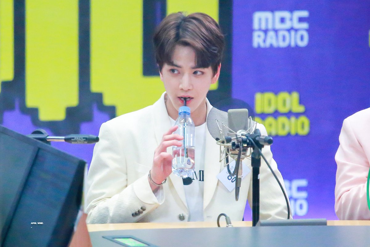 aprilwind_'s tweet photo. [HQ] 190513 영훈 @ 아이돌라디오

https://t.co/0wYOlJ0Hwg
https://t.co/nWrv0aHL8T
https://t.co/ZWql6pDEcf
https://t.co/ZyMe4JOcGt

#영훈 #더보이즈 #Younghoon #TheBoyz https://t.co/rZYq7EEVjo