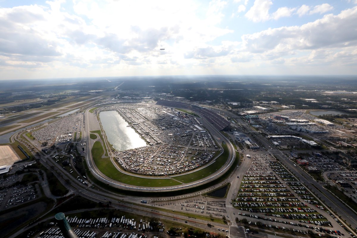 Daytona International Speedway tweet media