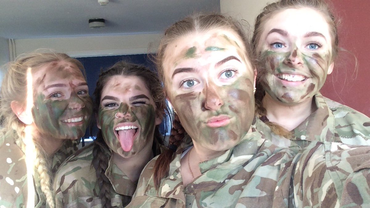 Niamht2000's tweet photo. Finally signed off, been an amazing 2 years, definitely sad to be leaving😭 honestly going to miss being there, coming out with top marks makes me the proudest❤️ @B6FC_UPS https://t.co/65nwhIv2x2