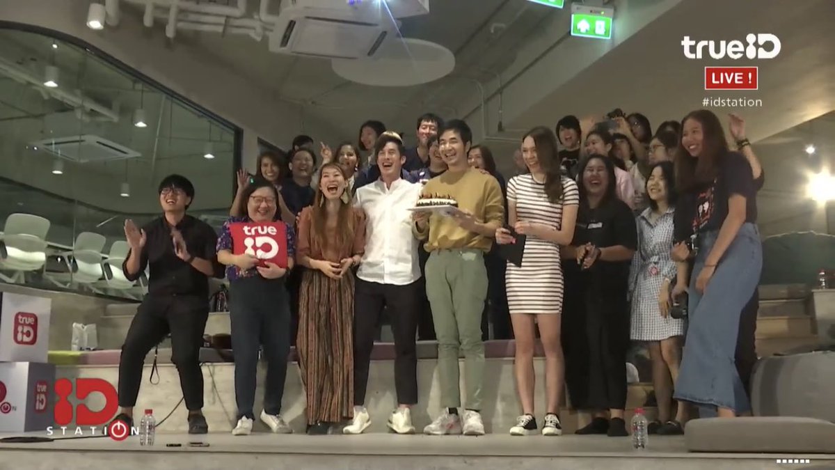 TrueID_TH's tweet photo. 🙏🏼#TrueID ขอขอบคุณสำหรับการติดตาม การออกอากาศครั้งแรกของรายการ #IDStudio
🎉ขอบคุณแขกรับเชิญคนพิเศษ แสตมป์ อภิวัฒน์ ที่มาร่วมพูดคุยและการแสดงมินิคอนเสิร์ตสุดพิเศษ😄
ใครพลาดชมหรืออยากชมซ้ำ ติดตามคลิปย้อนหลังได้ทางแอป/เว็บ&กล่อง #TrueIDTV
@stampapiwat
#stampapiwat
#ทั้งจำทั้งปรับ https://t.co/DJkWnpaHtl