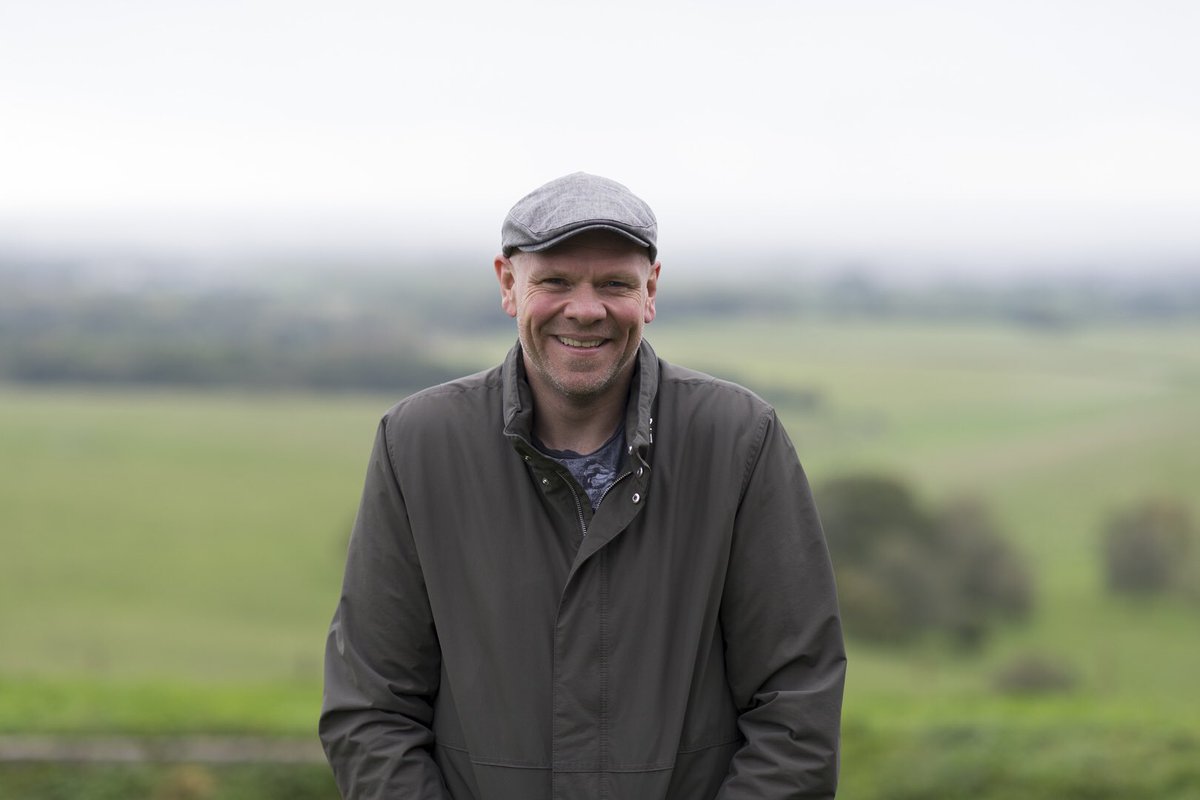 Michelin-starred chef <a href="/ChefTomKerridge/">Tom Kerridge</a> will be hosting an exclusive bespoke lunch menu <a href="/Goodwood_Estate/">The Goodwood Estate</a> followed by an afternoon at the season’s sporting and social highlight affectionately known as ‘Glorious Goodwood’ insidesussexmagazine.co.uk/michelin-starr…