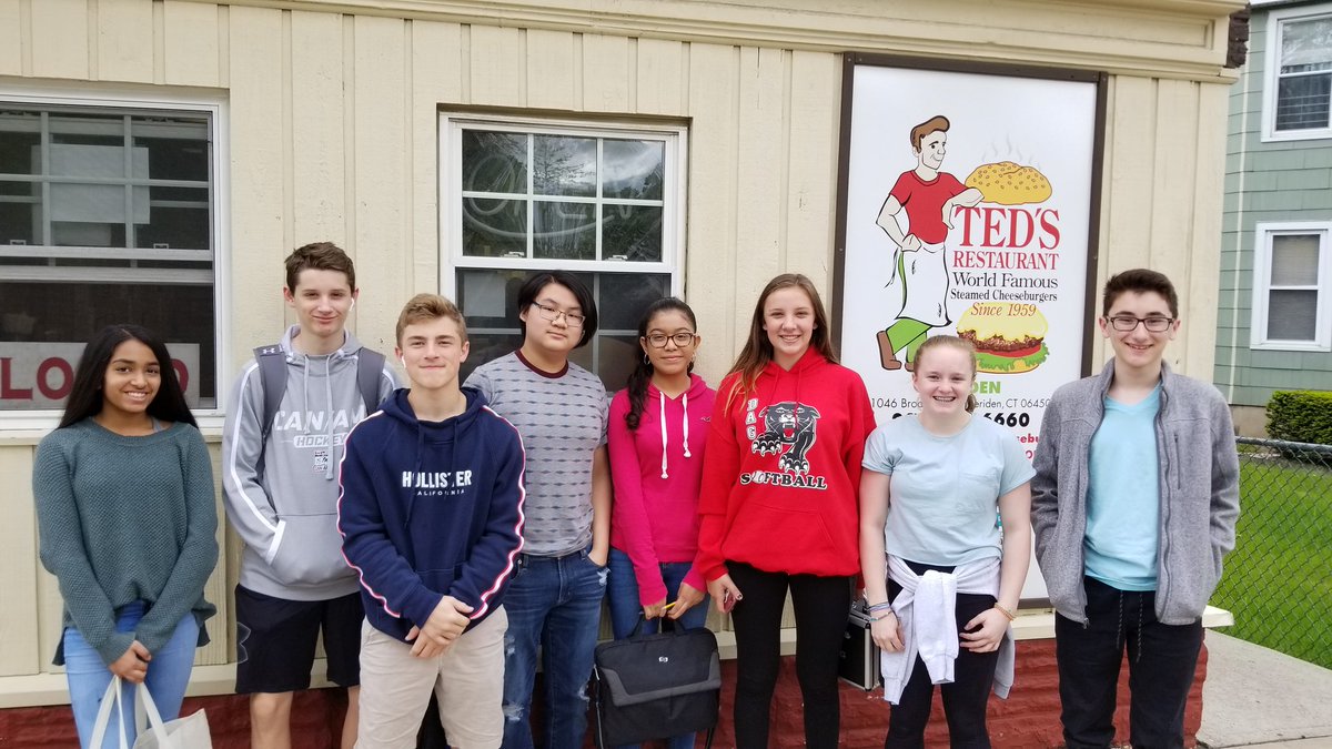 STEPDAG's tweet photo. STEP Connections interviewing Mr. Foreman at Ted's Restaurant. Thank you @TedsSteamedChz for your time and hospitality!! @DHMSWallingford @SalMenzo @gjbikakis https://t.co/yxbnppDsQN