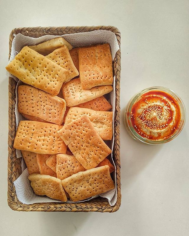 nachoanda's tweet photo. Crackers y hummus....todo hecho con la Thermomix... bueniiiiisimo!! Feliz San Isidro a tod@s l@s madrileñ@s!! -
-
#thermomix #thermomixtm6 #tm6 #sanisidro #hummus #crakers https://t.co/YpyS4JbzzY