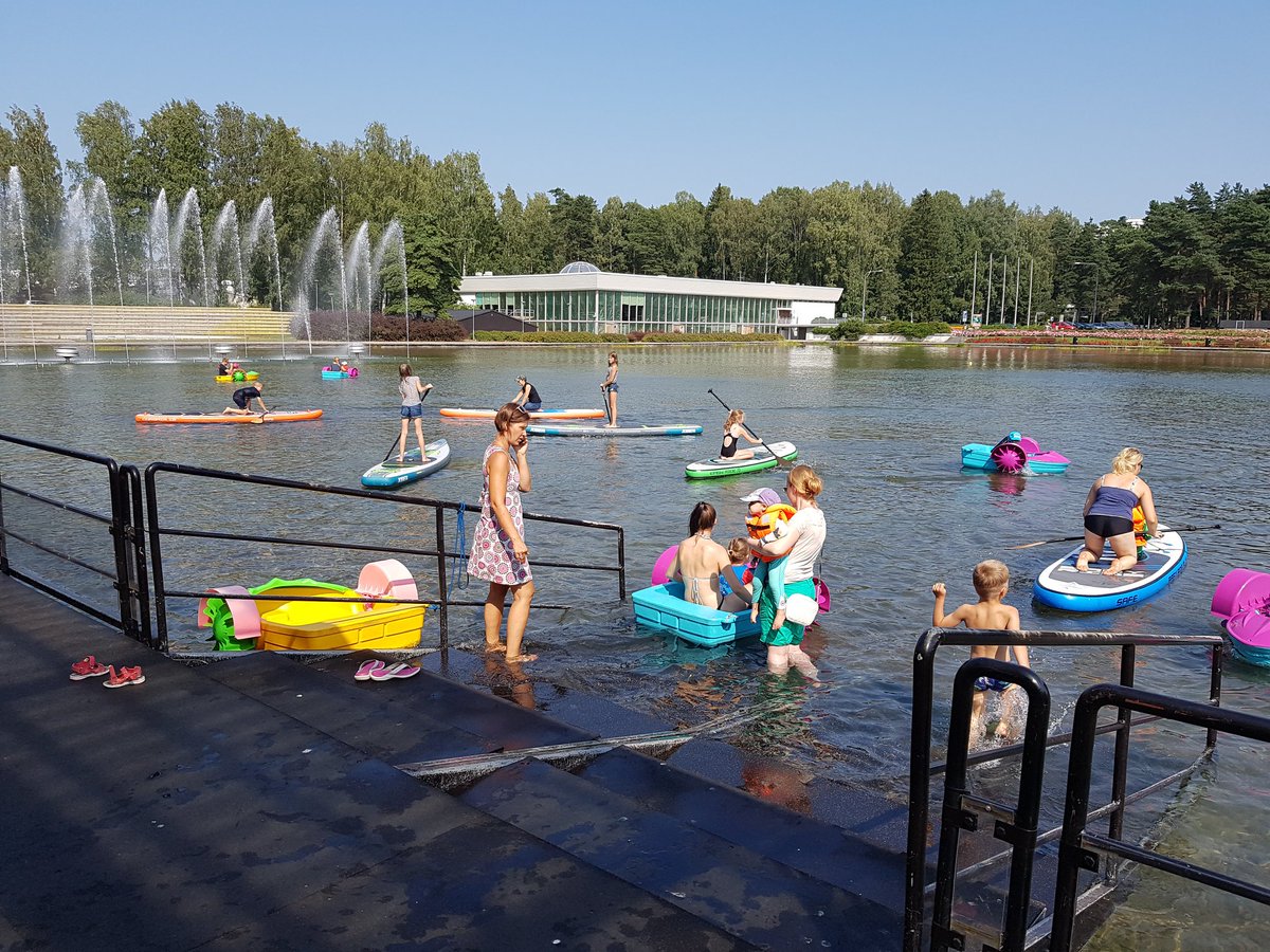 Tapiolan Kesänavauksessa 18.5. Kahvila Hileen sup-laudat ovat kävijöiden testattavissa ilmaiseksi klo 11 - 15 välillä. Lisäksi Keskusaltaalla järjestetään suppailun pikakursseja klo 11:30 alkaen 30 minuutin välein.
#Tapiola #Espoo #Tapiolankesänavaus #kahvilahile