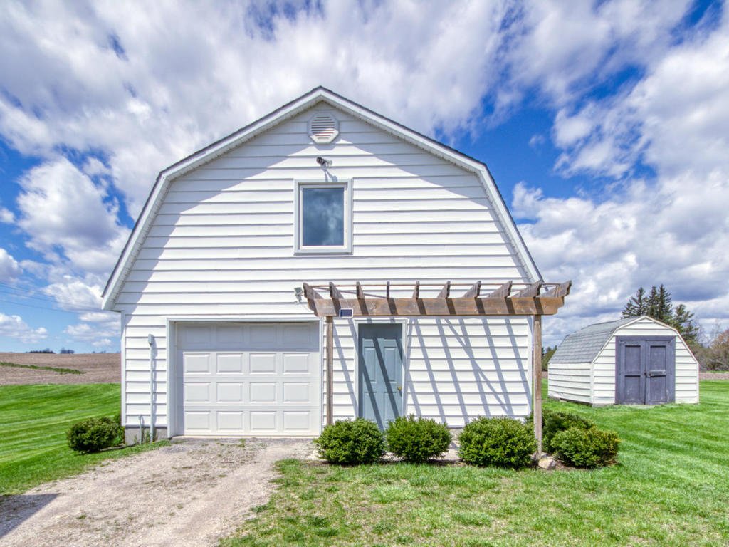 gvanbakel's tweet photo. JUST LISTED!
Cute and clean home with insulated shop on large lot on the edge of Fullarton.
MLS # 30734965

#SuttonForSale #FullartonON #PerthCounty #RuralHome https://t.co/pZvJJanI2b