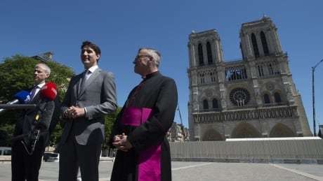 CBCPolitics's tweet image. Trudeau offers Canadian steel, wood to rebuild Notre Dame Cathedral in Paris bit.ly/2W55jDl #hw #cdnpoli