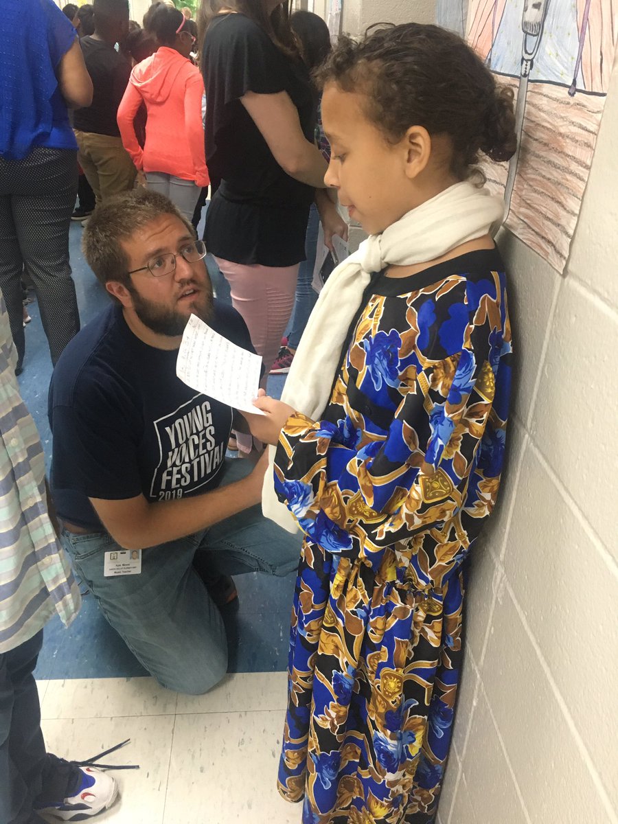 FlashyFleming's tweet photo. So proud of our 4th graders for working so hard and courageously standing before the entire school and parents to present their speeches on famous Alabamians! @GreenValleyElem #GVESpride #waxmuseum #famousalabamians https://t.co/9xjUfbEkUR