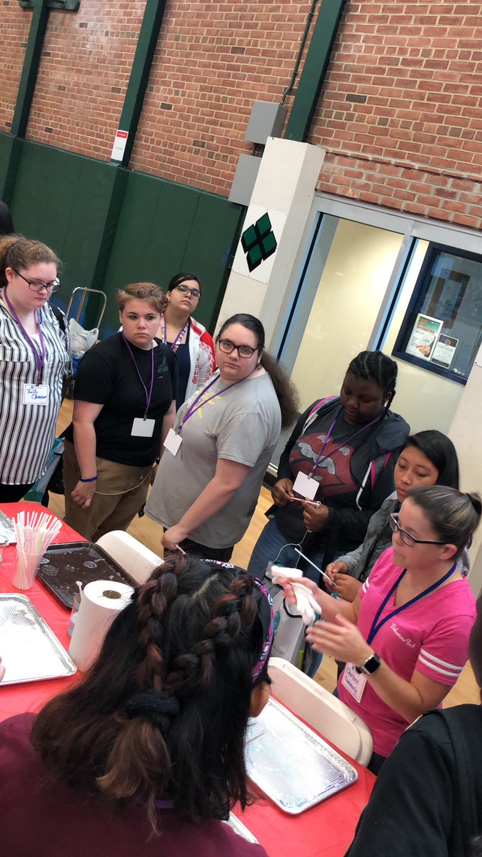 CapeSteam's tweet photo. Cape girls doing some STEM. #capeproud #delawarewomen https://t.co/SKtayrJCMH